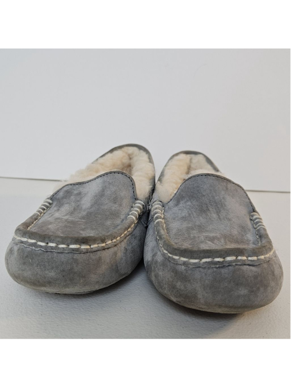 UGG Ansley Moccasin Gray Suede Slippers with White Stitching Size 6 - Picture 4 of 9